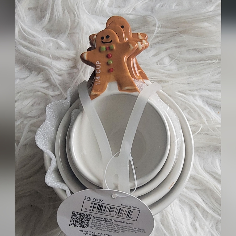 NWT Gingerbread Measuring Cup Set - Picture 3 of 4